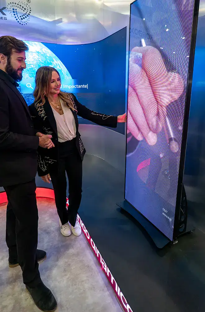 Demostración interactiva de señalización digital en el Pabellón Digital Signage & Smart Retail de ExpoPublicitas.