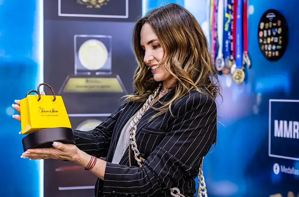 Regalo promocional de mayor valor exhibido en ExpoPublicitas, pensado para fortalecer el vínculo con contactos cualificados y reforzar la presencia de marca después de una conversación comercial. 