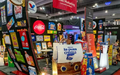 Exhibición con displays, señalización y productos de distintas marcas dentro del Pabellón de Retail Marketing de ExpoPublicitas 2027.