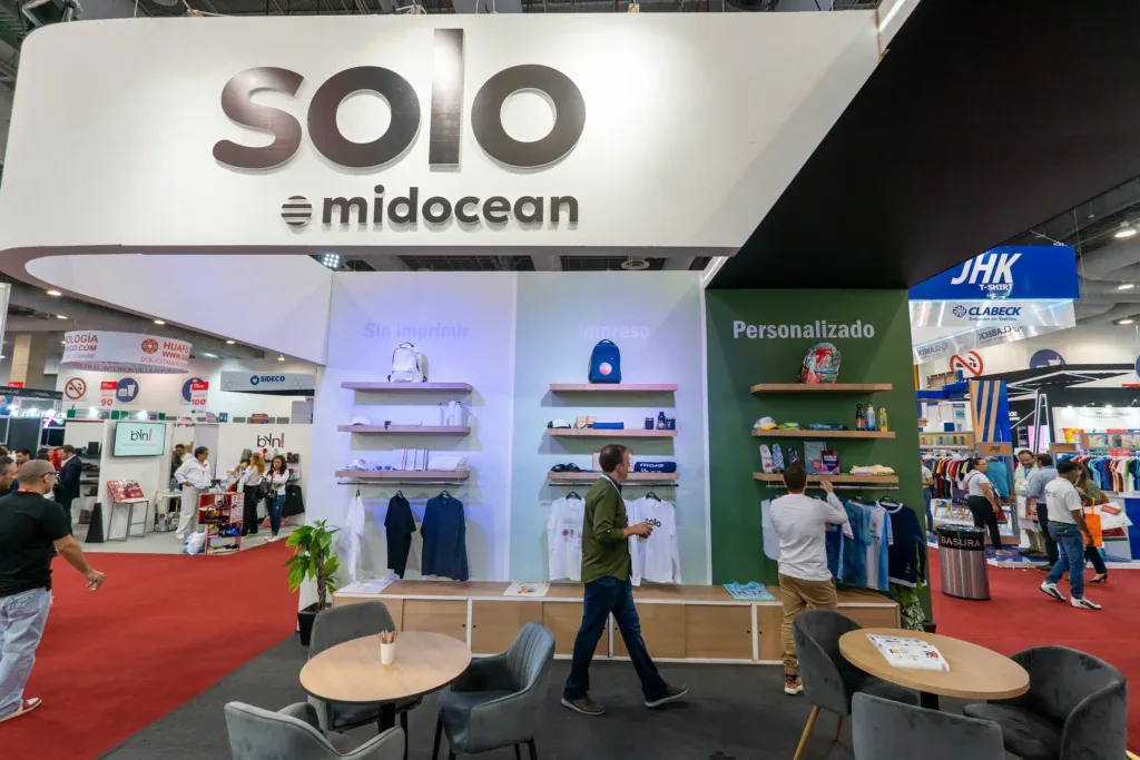 Stand de Solo Midocean con exhibición de productos promocionales en ExpoPublicitas.
